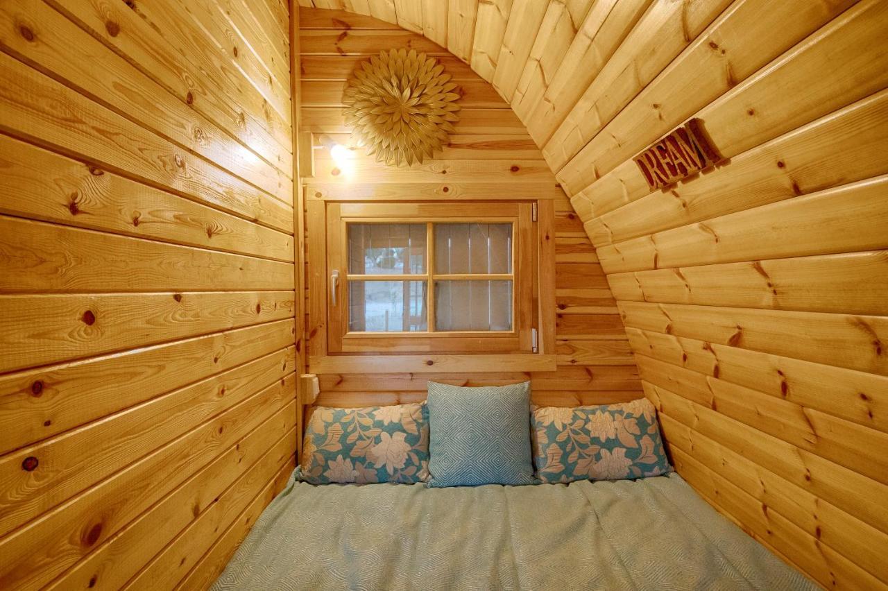 منزل الضيف Corredoura  في Glamping Turquesa, Feel And Relax In A Wood House المظهر الخارجي الصورة